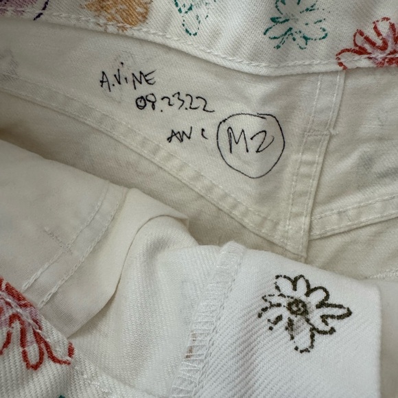 New Sample Levis High Waisted Space Doodle Jean Shorts size 27 - Picture 3 of 10